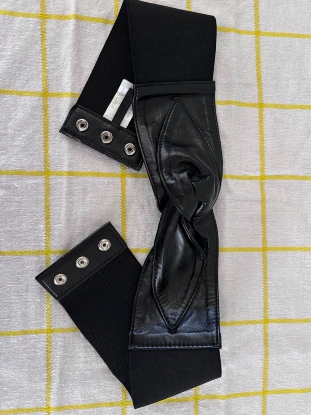 Betsey Johnson Leather Black Twist Front Slimming Stretch Waist Belt